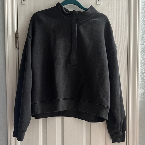 AE Fleece Cropped Sweatshirt Henley Neck Charcoal Black Women’s XL Cozy Casual - Picture 3 of 12